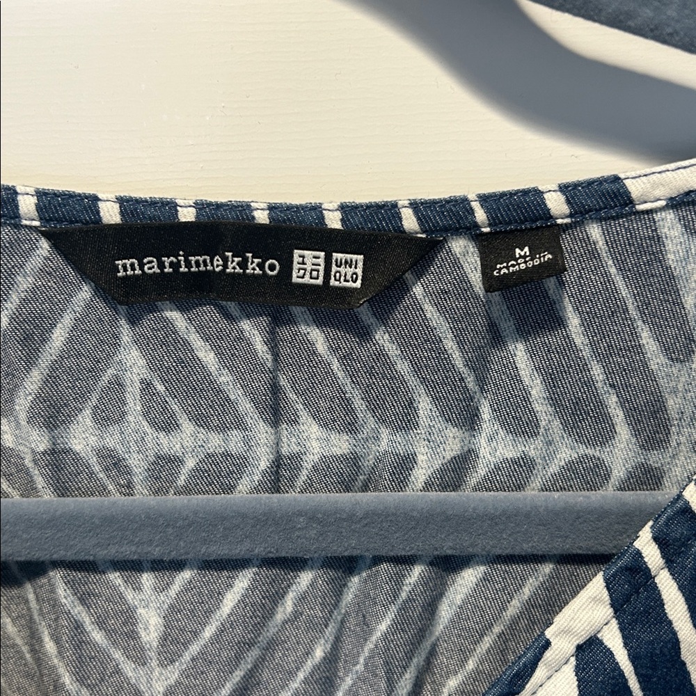 Marimekko Navy Blue & White V-Neck Short Sleeve Cotton Shirt - Picture 4 of 5
